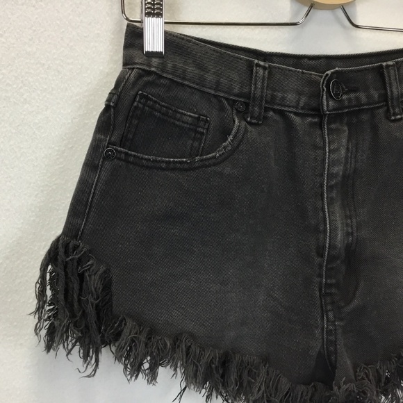 UNIF High Rise Faded Clack Cut Off Denim Shorts - Picture 4 of 9